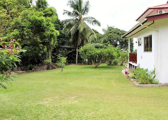 The Orchard Bed & Breakfast Grand Anse (Mahe)